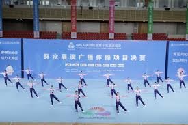 东契奇的神仙球惊呆了看台上的老父亲！